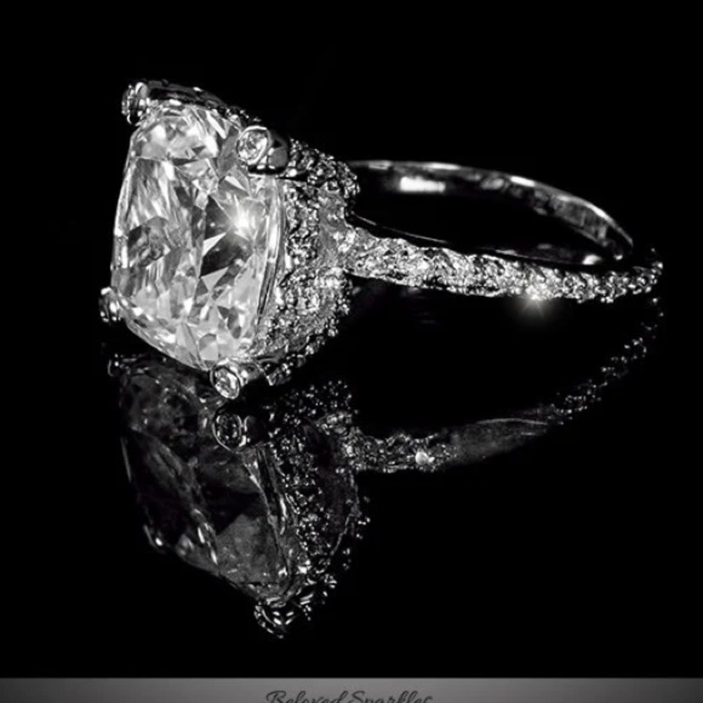Vintage NWT’s Cubic Zirconia Statement Ring Size 7 approx 1.5 carats